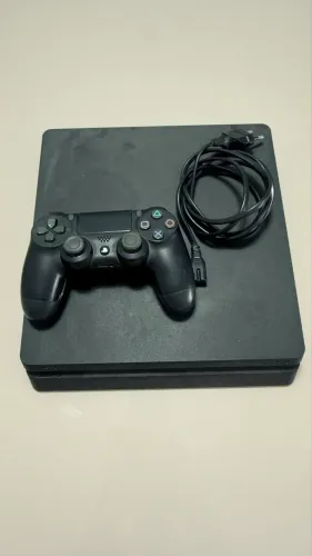 Vendo PlayStation 4 Slim