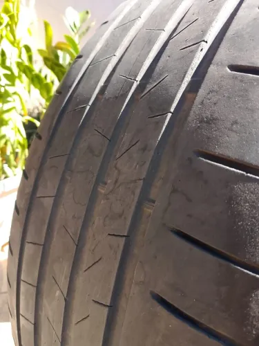 Marca brigestone aro 255/50/20 109H