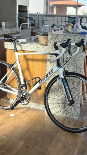 Road bike speed Giant Defy 1 2012 XL