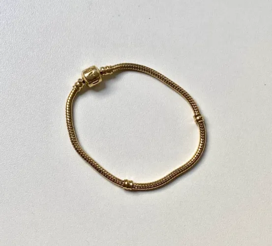 pulseira morana dourada para berloques