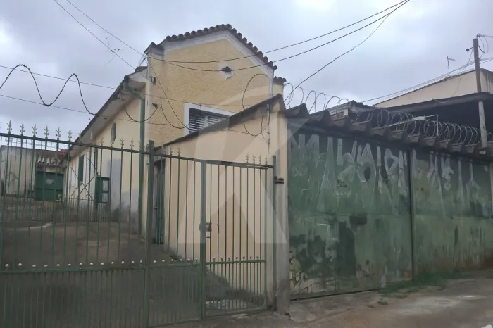 Terreno de 10x50 á venda na Vila Gustavo, próximo ao comércio!