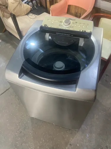 Máquina de lava de 11kg da Brastemp de inox