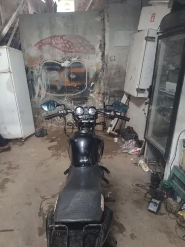 Vendo moto 125 terceiro dono
