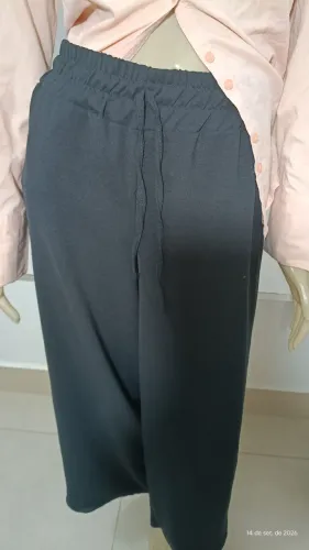 Calça pantalona fluida longa