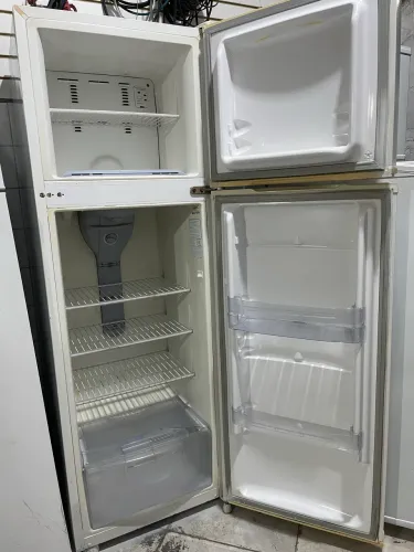 Vendo geladeira fros fri