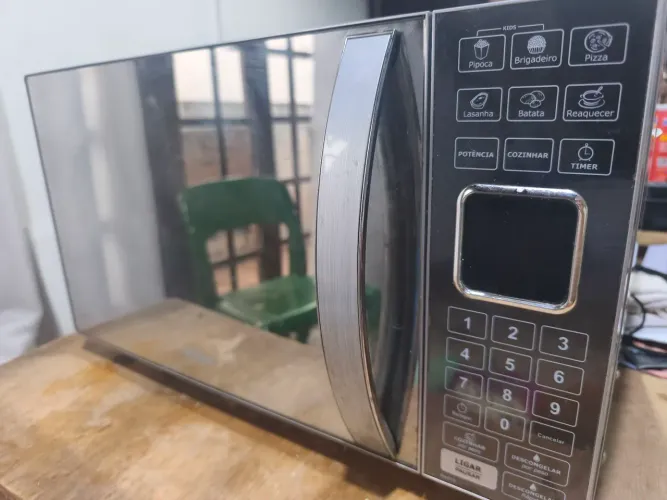 Microondas Espelhado e Inox