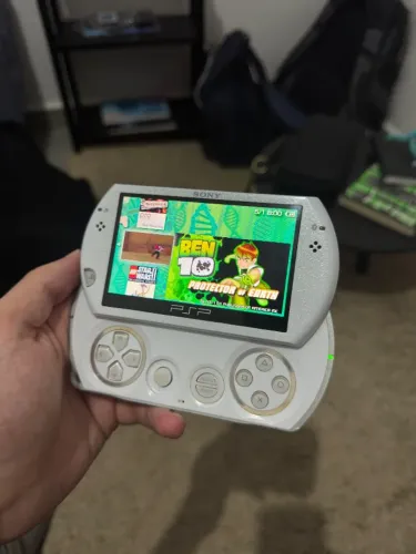 PSP GO BRANCO/PEAR WHITE - 16gb Desbloqueado