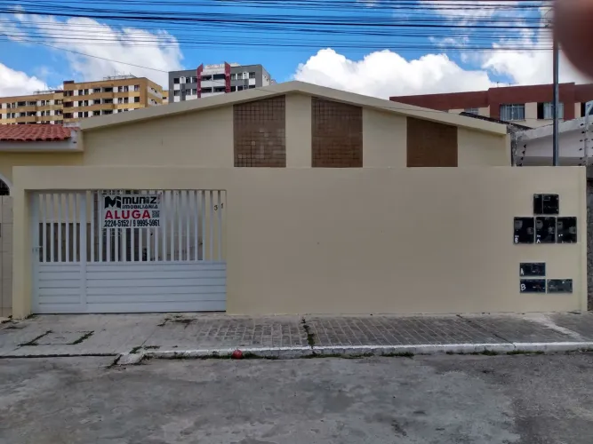 Três casas