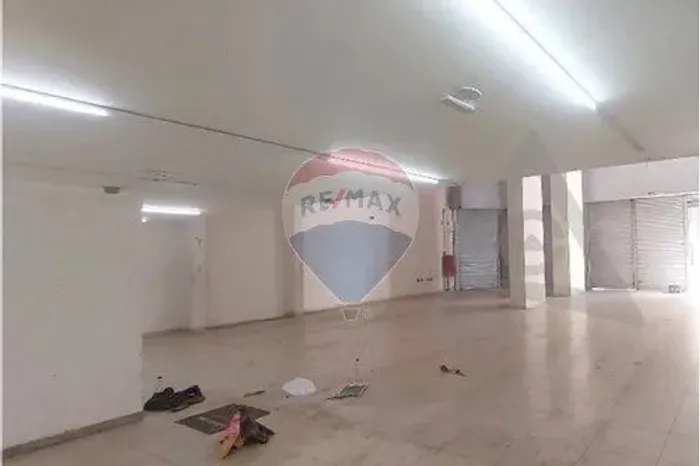 Ponto comercial para locação com 400 m², sendo 50m² de mezanino e vão livre de 350m² com p