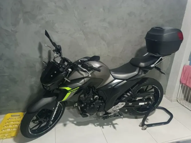 Fz25 impecável