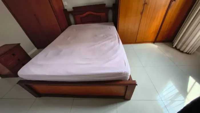 Cama em madeira