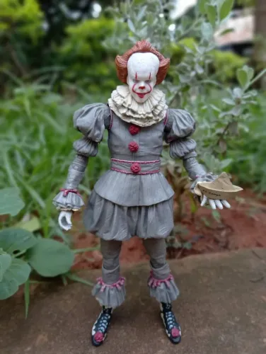 Figure Boneco Pennywise IT A Coisa - Neca
