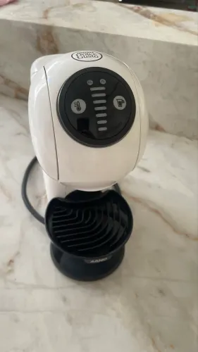 Cafeteira Nescafé DolceGusto