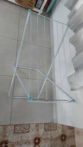 Varal de chão compacto