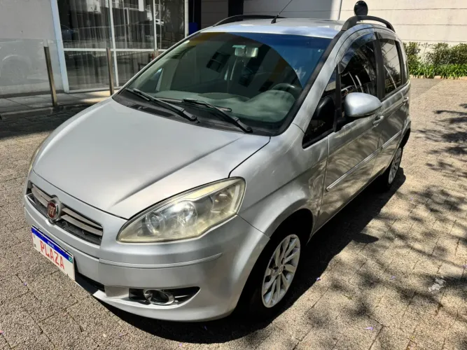 Fiat Idea Attractive 1.4 Fire Flex 8V 5P 2012