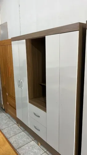 Guarda roupa novo em oferta