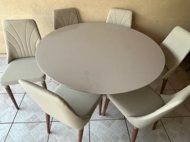 Jogo de mesa 6 cadeiras Entrego