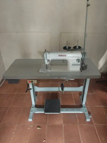 Máquina de costura industrial Yamata