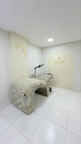 Maca de cílios estética e sobrancelha