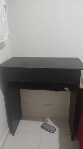 ? MESA / ESCRIVANINHA PRETA À VENDA ? 