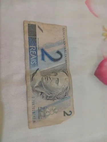 Vende-se cédula de notas de dois reais para colecionados