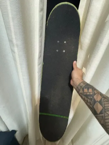 Skate profissional. Um 0 com as mesmas peças passa de 900$
