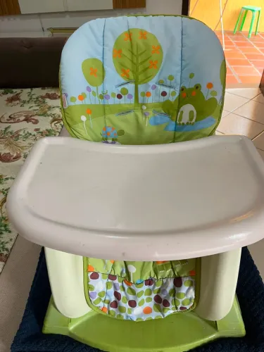 Cadeira de alimentação 