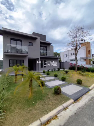 Casa a Venda no Condomínio Arua