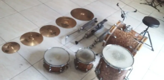 Bateria Odery Privilege Jazz Completa + Kit de Pratos Sabian B8