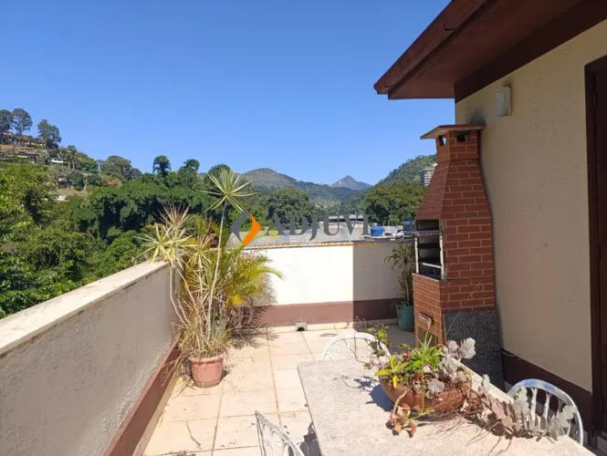 Cobertura duplex, com 2 quartos no Centro de Itaipava!