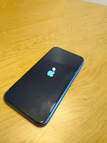 ? iPhone 11 64 GB Preto
