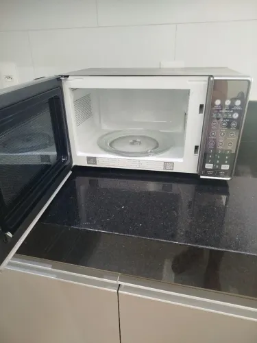 Microondas semi-novo 