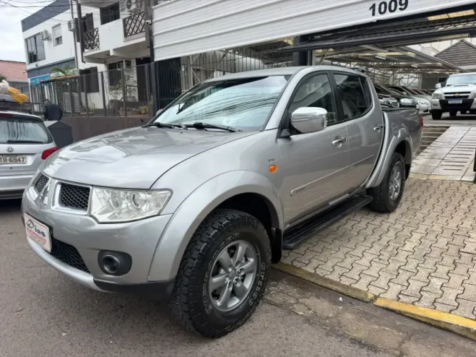 Mitsubishi L200 Triton HPE 3.2 CD TB Int.diesel AUT 2013