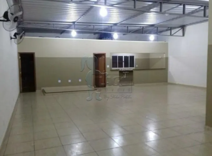 SALÃO COMERCIAL EM PISO SUPERIOR EM SERRANA