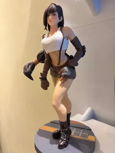 Action Figure - Tifa Final Fantasy - 25,5 cm 