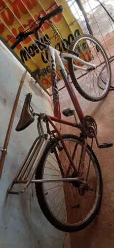 VENDO ESSA BICICLETA USADA MAIS EM BOAS CONDIÇÕES.