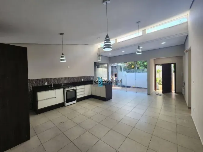 Casa com 3 dormitórios para alugar, 110 m² por R$ 4.926,92/mês - Carvoeira - Florianópolis