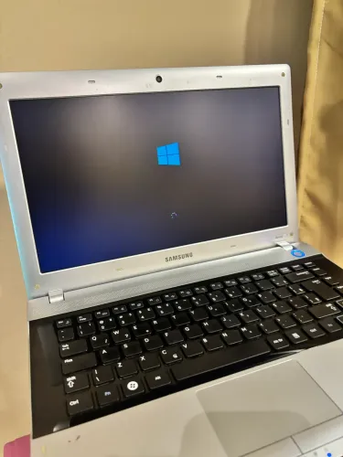 Notebook Samsung Rv415