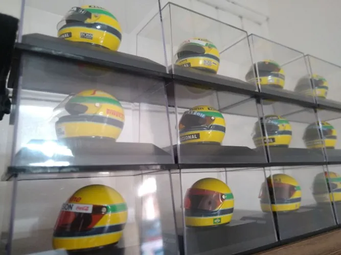 Coleção capacetes Ayrton Senna 1/8