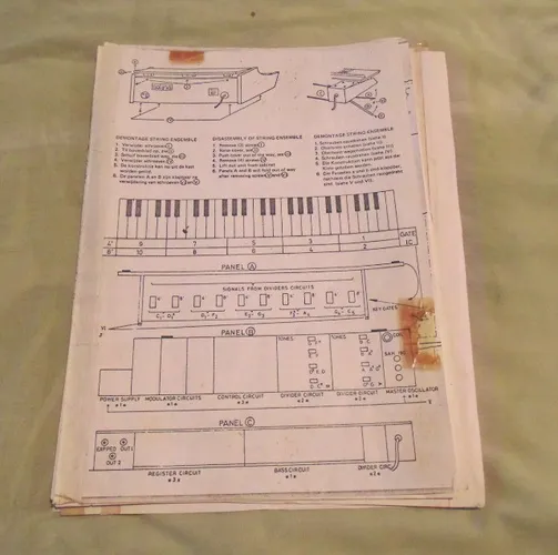 Dois Manuais de serviço de teclados antigos.- Cód. 319 -