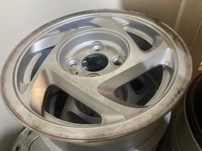 Roda aro 13 4x100 de alumínio unidade avulsa valor mínimo 