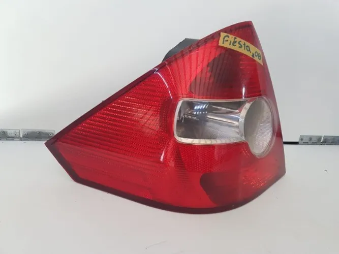 Lanterna Esquerda Fiesta Sedan 2005 2006 2007 2008 2009 2010 BG341