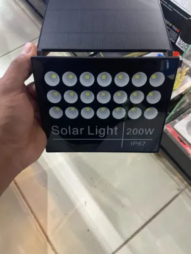 Refletor P/ Comércio 200w C/Placa Solar 6500k 