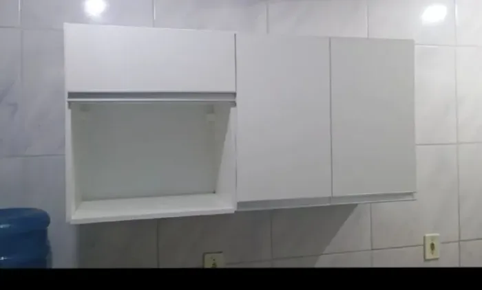 Armário de 2 portas com nicho para microondas 