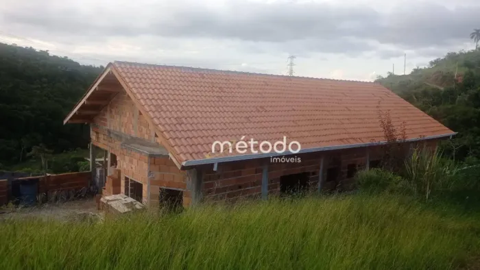 Casa com 4 quartos à venda, 350 m² por R$ 680.000 - Bairro Paião - Guararema/SP