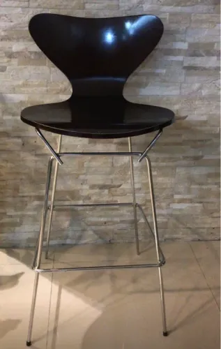 CADEIRA JACOBSEN / BANQUETA