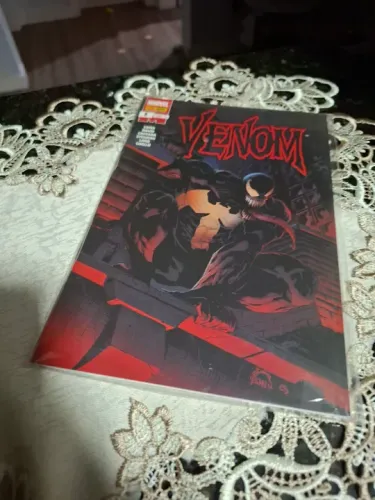 HQ VENOM - LACRADO (N° 8) DEZ 19