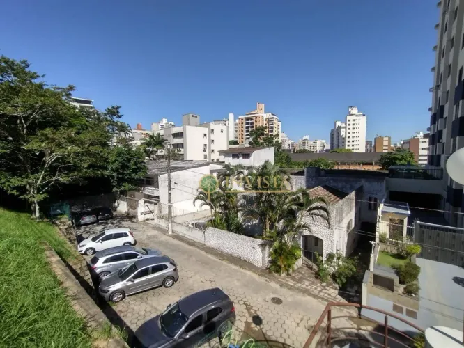 Terreno à venda próximo ao Beiramar Shopping em Florianópolis.