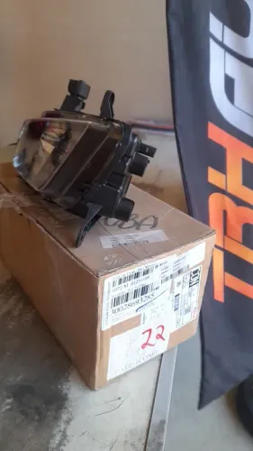 Farol de milha virtus ou polo lado direito
