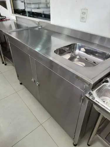 Pia com armário inox 1.40 x 0.60